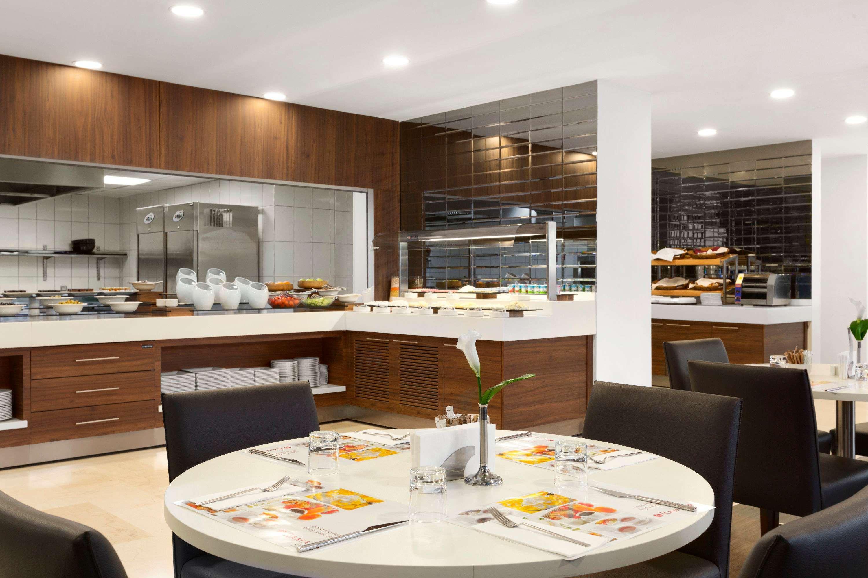 Ramada Encore Istanbul Kartal Екстер'єр фото