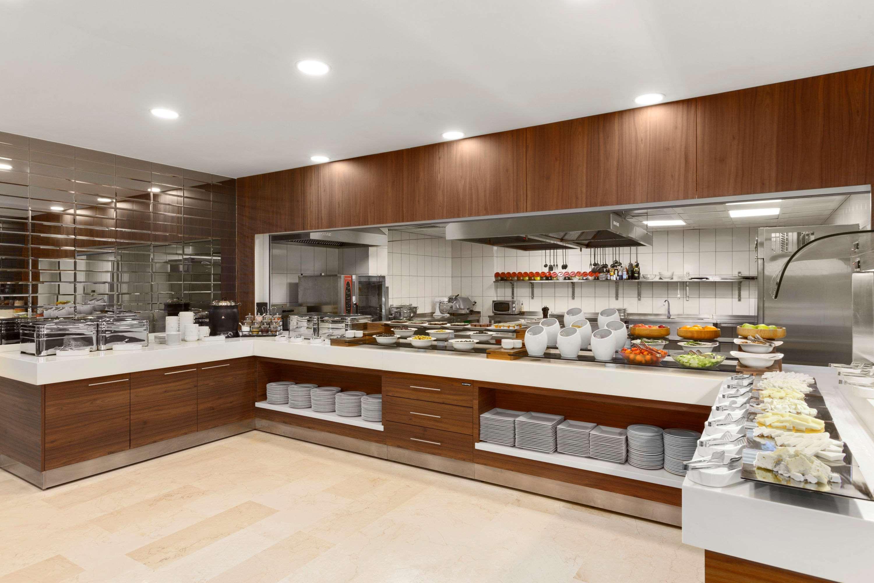 Ramada Encore Istanbul Kartal Екстер'єр фото