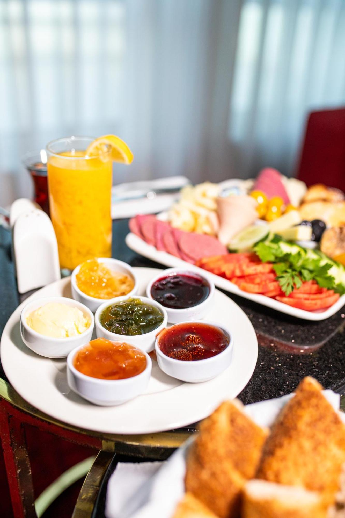 Ramada Encore Istanbul Kartal Екстер'єр фото