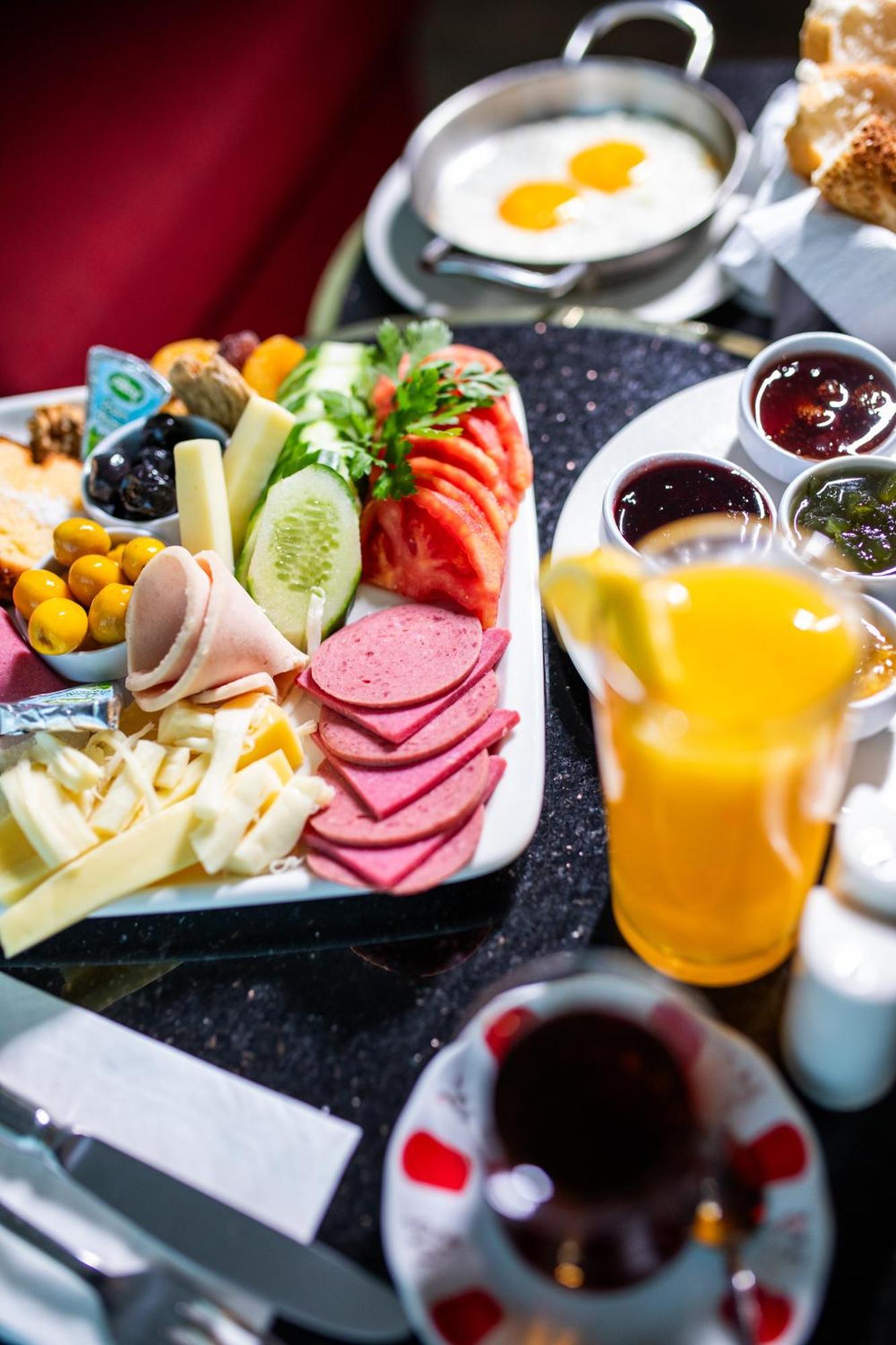 Ramada Encore Istanbul Kartal Екстер'єр фото