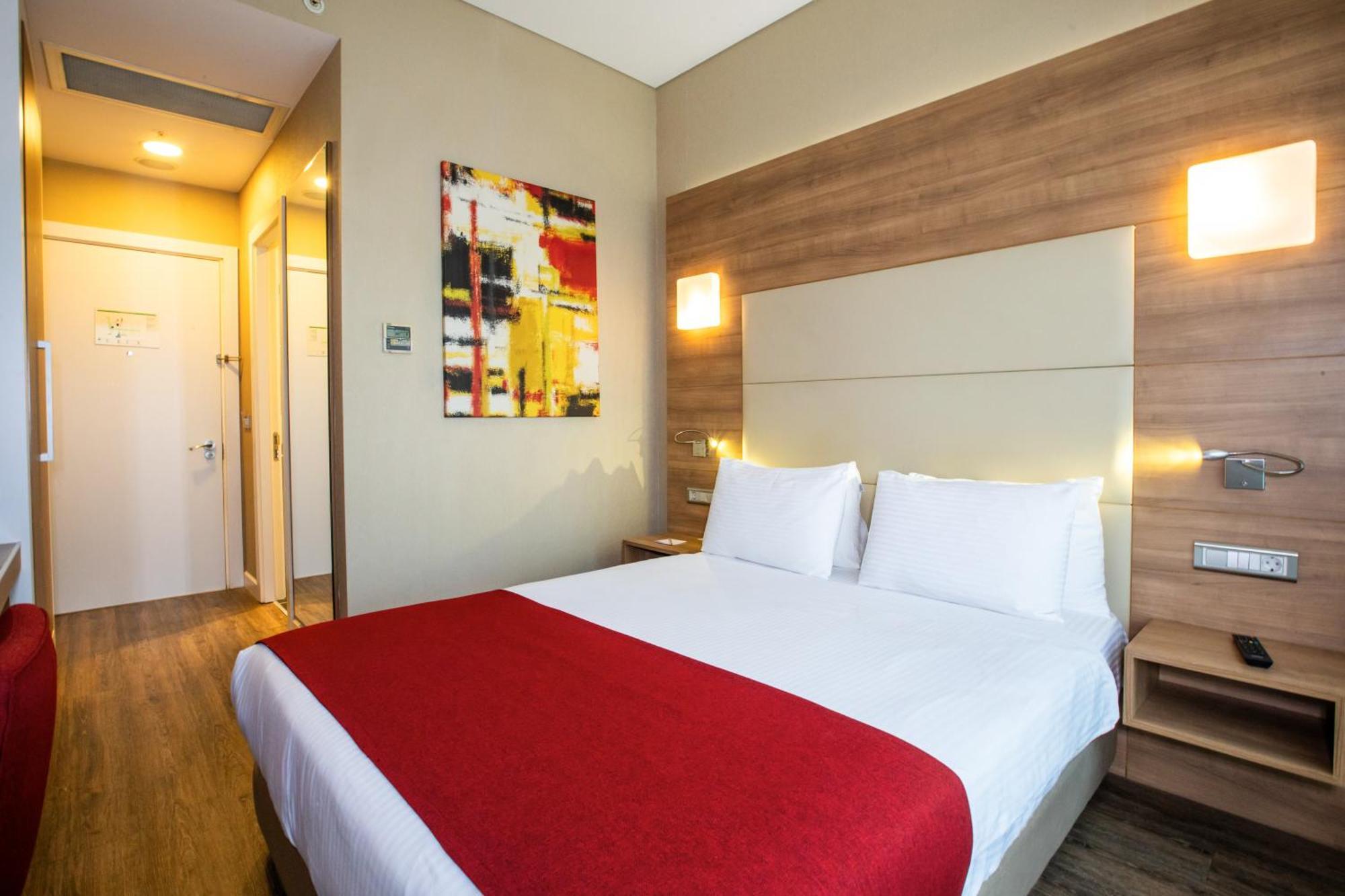 Ramada Encore Istanbul Kartal Екстер'єр фото